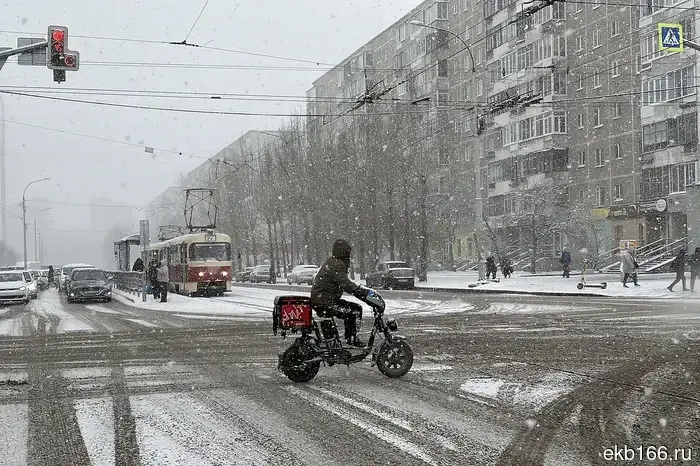 The traffic police have asked residents of Sverdlovsk not to travel anywhere.