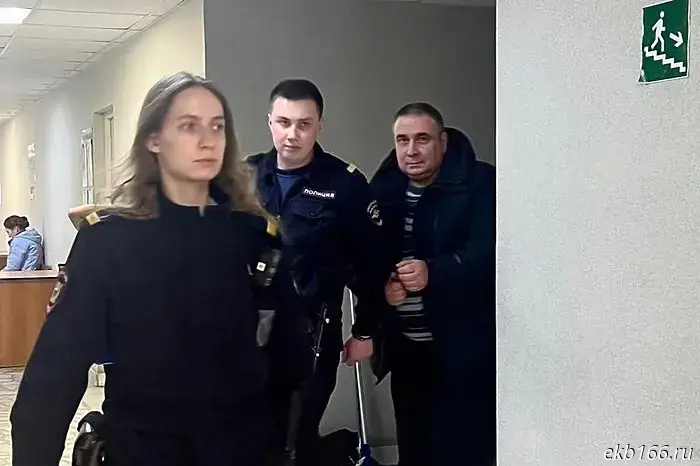 Экс-министр Свердловской области, обвиняемый в коррупции, стал помощником генерального директора строительной компании.