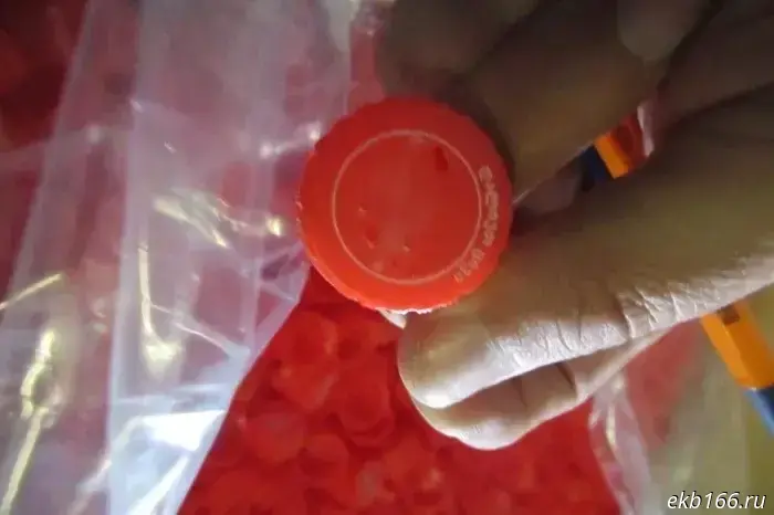 Customs officers in the Urals will destroy 4.5 million counterfeit bottle caps.