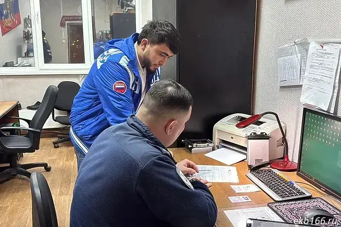 Жителя Артемовского оштрафовали за дрифт у ТЦ «Карнавал» в Екатеринбурге.