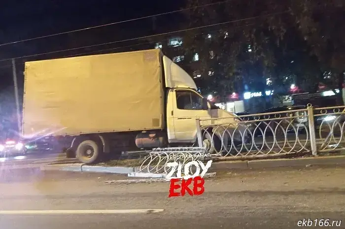 In Yekaterinburg, a drunk truck driver knocked down a tram stop.