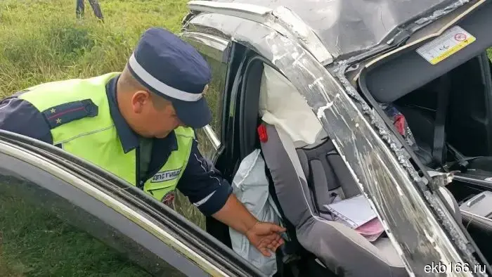 A six-month-old baby died in a car accident on the Sverdlovsk highway.
