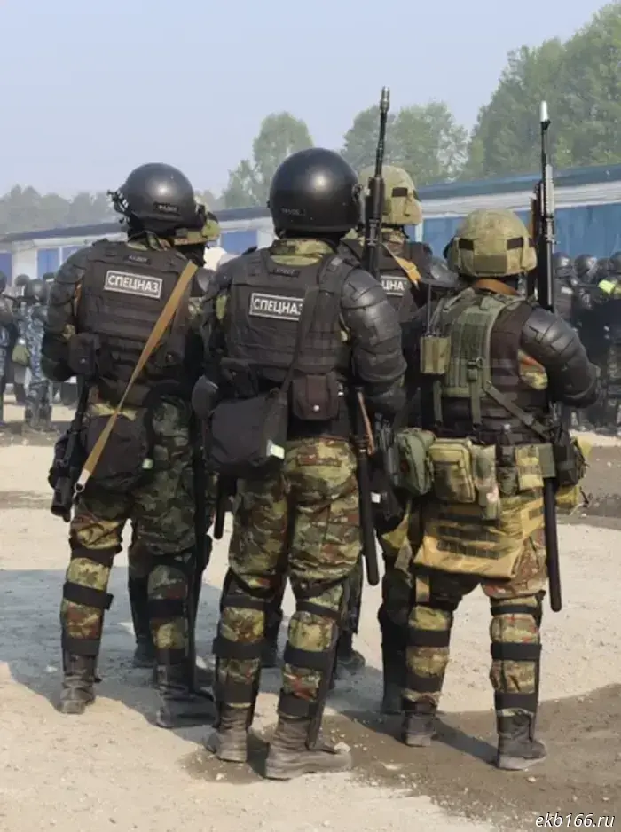 "For courage and heroism." The "Rossy" special forces unit of the Sverdlovsk GUFSIN celebrates its 35th anniversary.