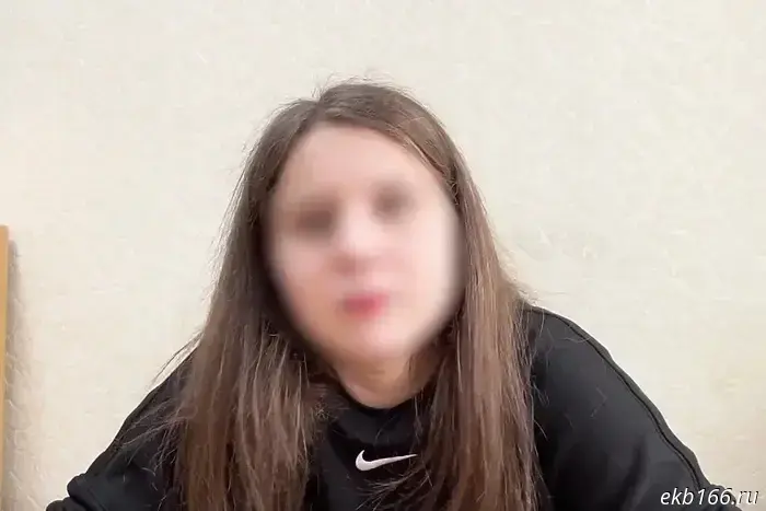 In Yekaterinburg, a 20-year-old cashier transferred the cash from the register to scammers while "saving" the store's money.