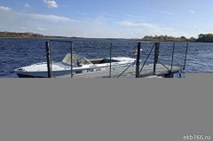 A man swimming in the Iset was spotted from the embankment in Yekaterinburg (VIDEO)