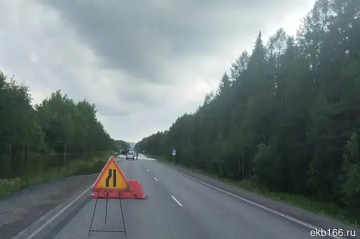 В Свердловской области затоплена дорога, ведущая к нескольким населённым пунктам.