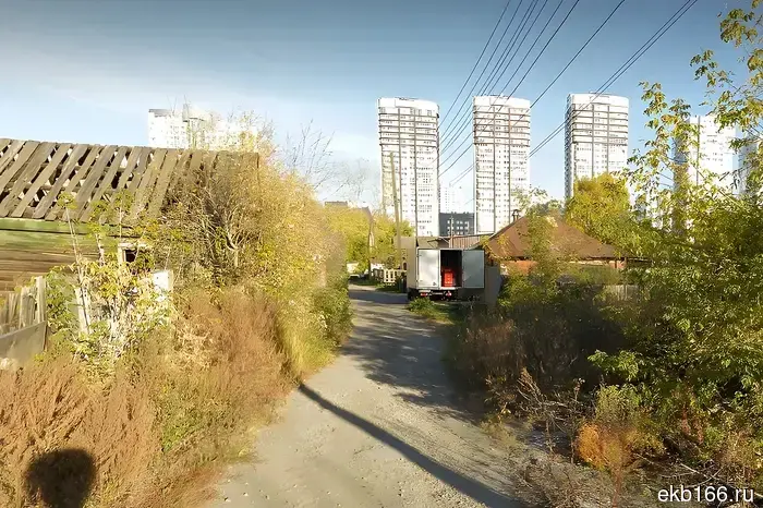 На берегу Исети будут снесены дома, а на их месте возведут новые.