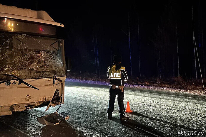 Two young women killed in collision with a bus on the Sverdlovsk highway (PHOTO)