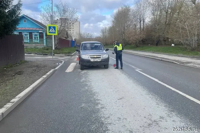 In Yekaterinburg, a 77-year-old driver hit a child at a pedestrian crossing.
