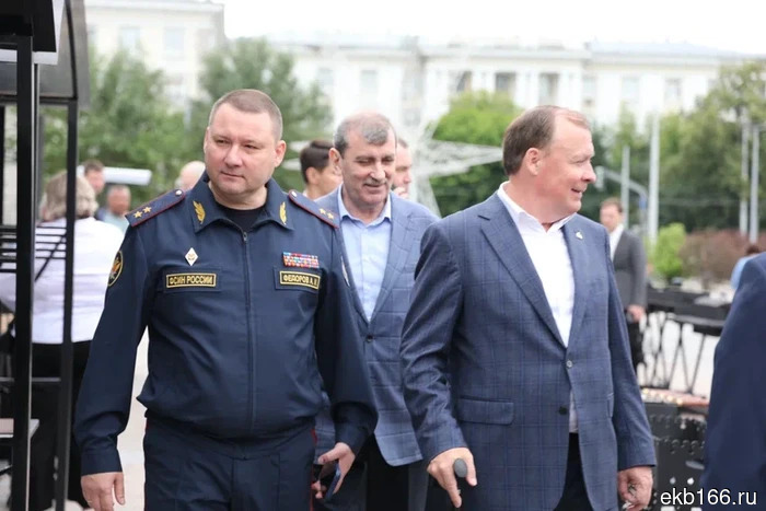 Градоначальник Екатеринбурга побывал на выставке-ярмарке товаров, произведённых в колониях ФСИН (ФОТО)