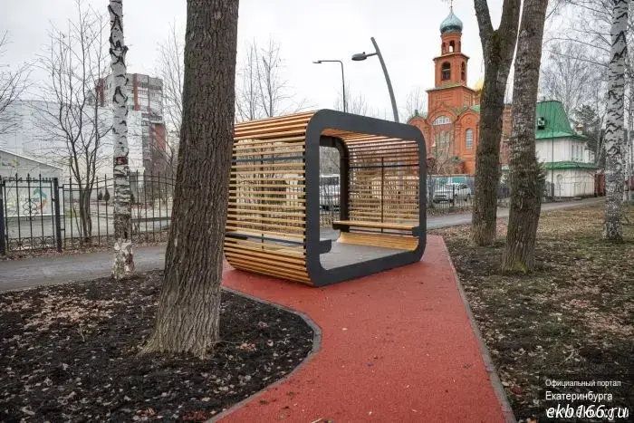 Мэру Екатеринбурга продемонстрировали процесс благоустройства парка, за который отдали голоса жители.