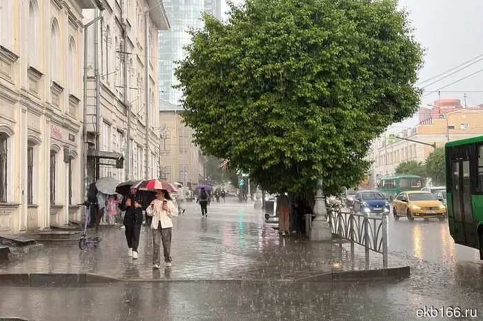Sverdlovsk rescuers sent out SMS alerts with warnings.