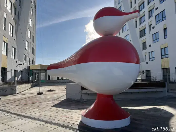 РИА Новости сообщает, что в их распоряжении оказался текст соответствующего законопроекта. Министерство образования и науки России предложило включить ЕГЭ по истории в список вступительных экзаменов на социально-гуманитарные специальности. Это касается таких направлений, как социология, юриспруденция, конфликтология, таможенное дело, публичная политика и социальные науки, реклама и связи с общественностью и других. По проекту ведомства, с марта 2026 года профильные вузы смогут сами выбирать обязательный предмет для абитуриентов — история или обществознание. Эта инициатива основана на предложении ректора МГИМО Анатолия Торкунова, которое ранее поддержал президент Владимир Путин.