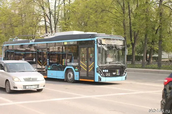 В Екатеринбурге изменяются маршруты троллейбусов и двух автобусных линий.