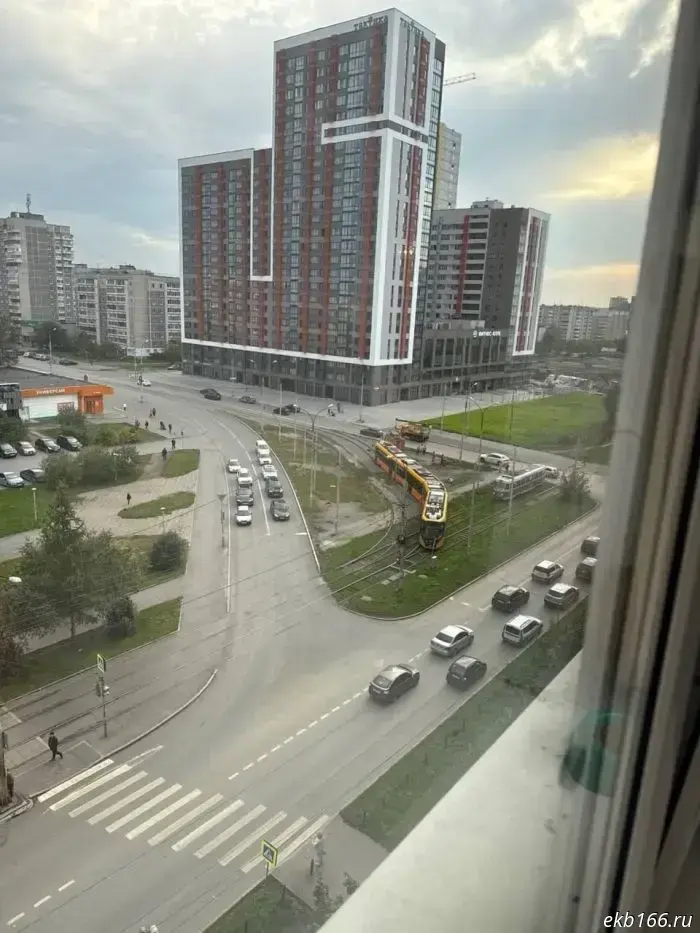 A five-section tram derailed in Yekaterinburg.