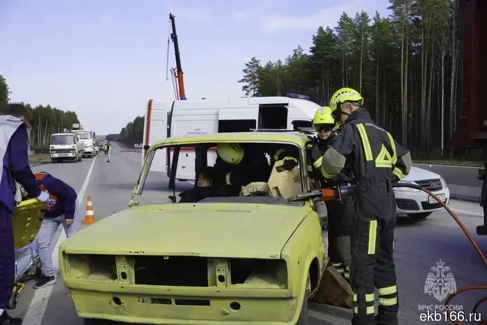 Успели в «золотой час». На строящейся трассе М-12 прошли масштабные учения оперативных служб (ФОТО)