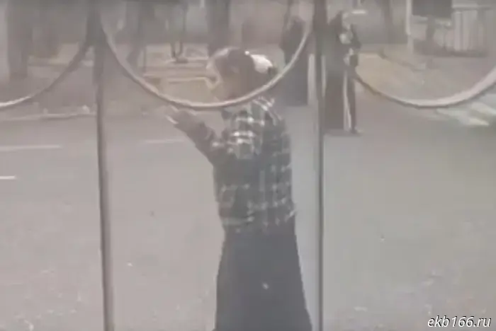 Gypsies persuade Sverdlovsk residents to go to the special military operation and appropriate the payments for themselves.