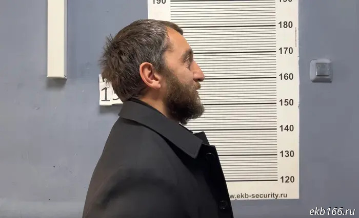 Задержан мошенник, который «занимал» у жителей элитных жилых комплексов в Екатеринбурге деньги на «взятку» (ВИДЕО)