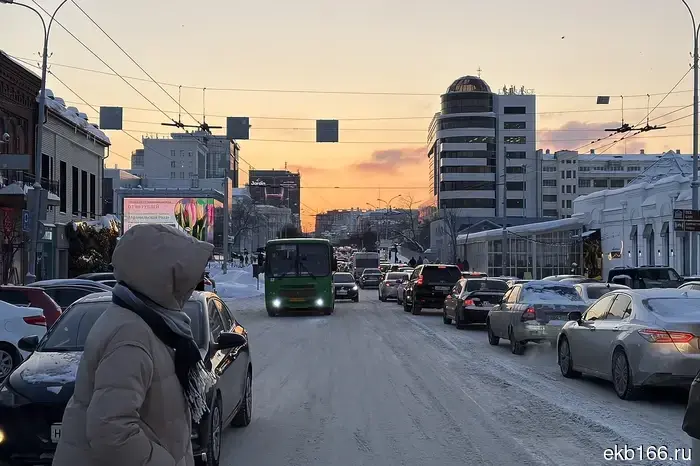 В Екатеринбурге два ключевых автобусных маршрута изменяют свой маршрут.