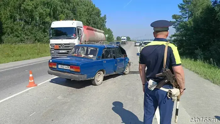 Elderly driver killed in Yekaterinburg in a collision with a passing car