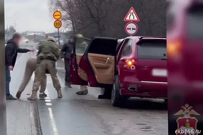 A Porsche Cayenne crammed with kilograms of drugs was stopped en route from Moscow to the Urals.