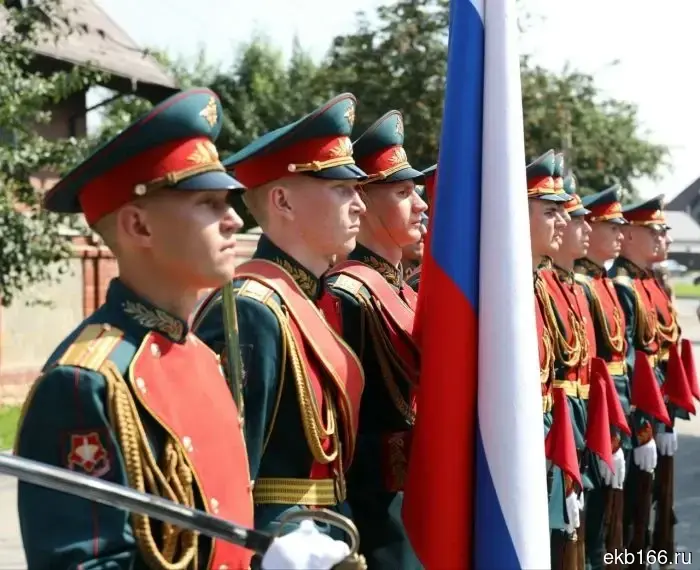 The Central Military District parade in honor of the 90th anniversary of doctor Semyon Spector took place at Shirokaya Rechka in Yekaterinburg.