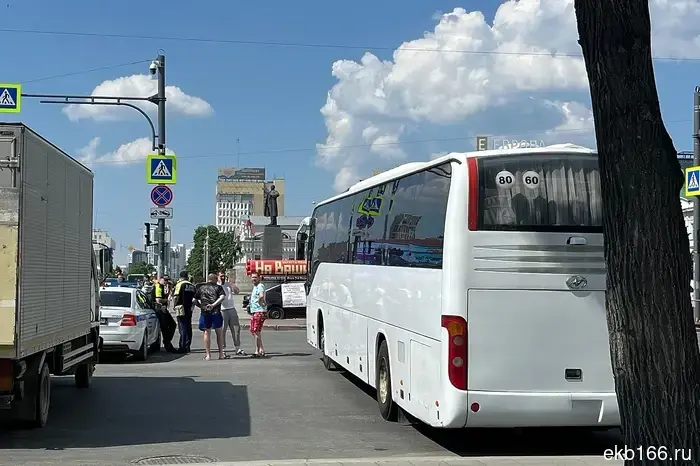 В Екатеринбурге автопредприятие наказали штрафом за дачу взятки.