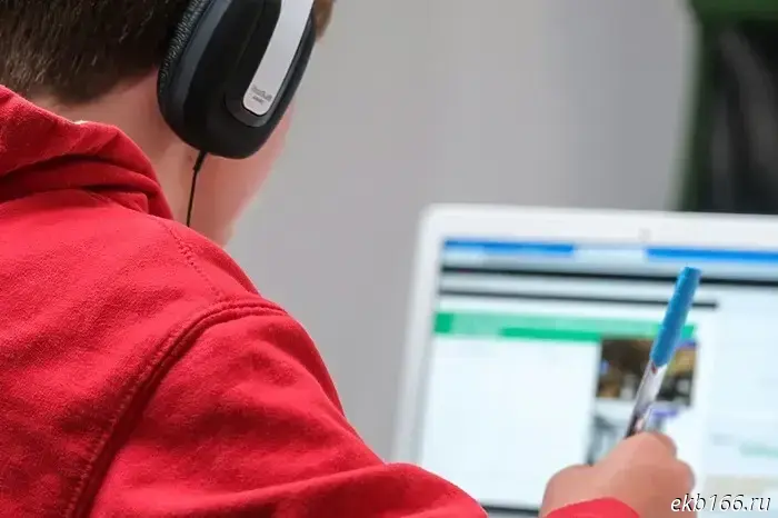 In Yekaterinburg, a third-grader transferred 430 thousand from his father's card to scammers.