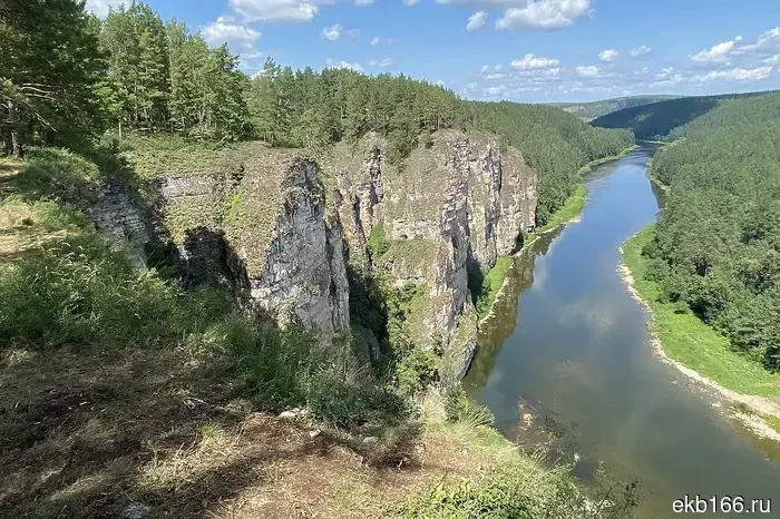 In the Urals, they are searching for a tourist who went missing while rafting on a paddleboard.