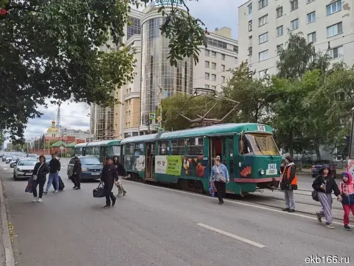 Waiting for an ambulance: trams have stopped in the center of Yekaterinburg.