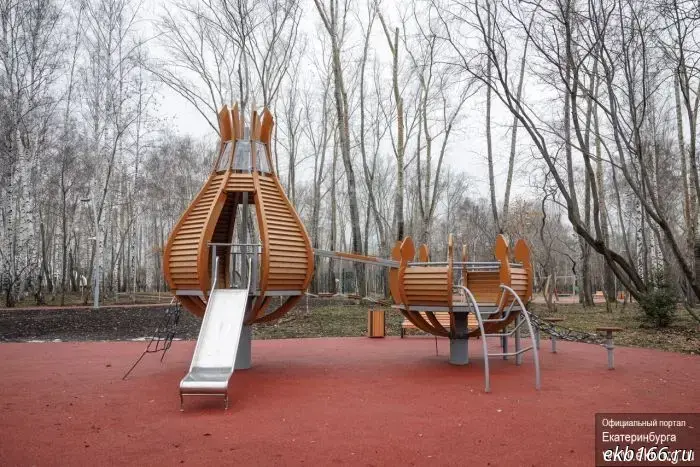 Мэру Екатеринбурга продемонстрировали процесс благоустройства парка, за который отдали голоса жители.