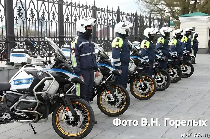 The Sverdlovsk police were ordered to replace their winter hats with summer caps.