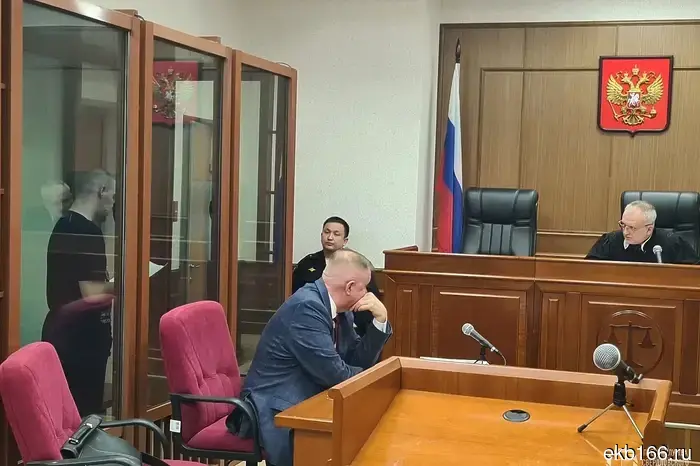 В Урале отец, которого обвиняют в убийстве своего двухмесячного сына из-за ненависти, утверждает, что ребенок упал сам.