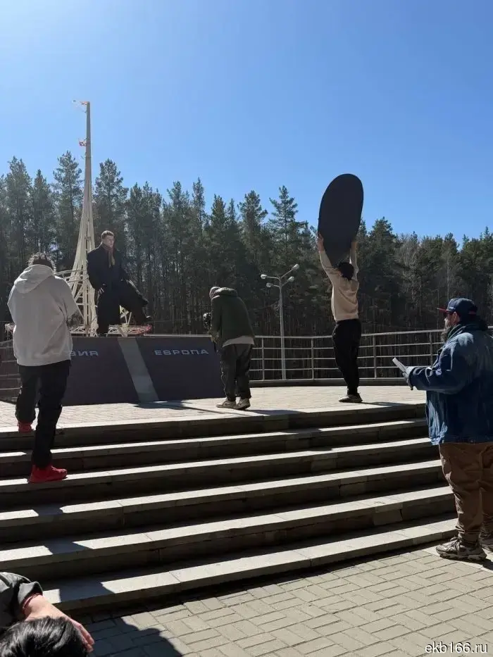 Это уже второй федеральный канал, который этой весной приезжает в свердловский город для записи тревел-шоу.