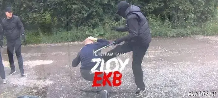 In the case of the beating of a resident in Yekaterinburg who was dissatisfied with the housing management company, the company's security guard has been detained.