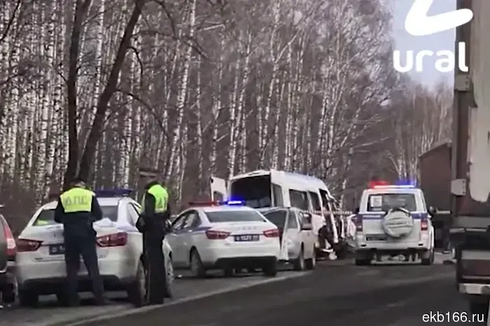 The driver died: on the Ural highway, a minibus with passengers crashed into a truck.