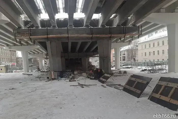 В Екатеринбурге вновь начали работы на значимой развязке возле «Калины».