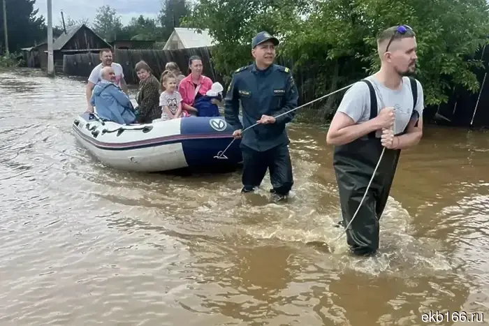 В МЧС сообщили о количестве затопленных домов в Свердловской области.