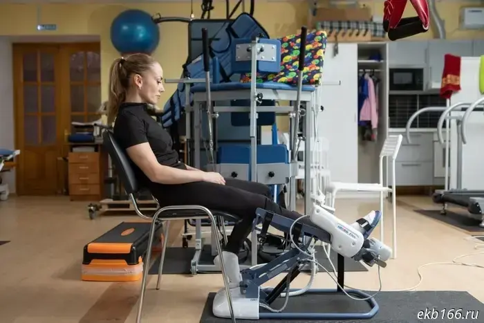 Sverdlovsk gymnast breaks three bones while performing a somersault — video