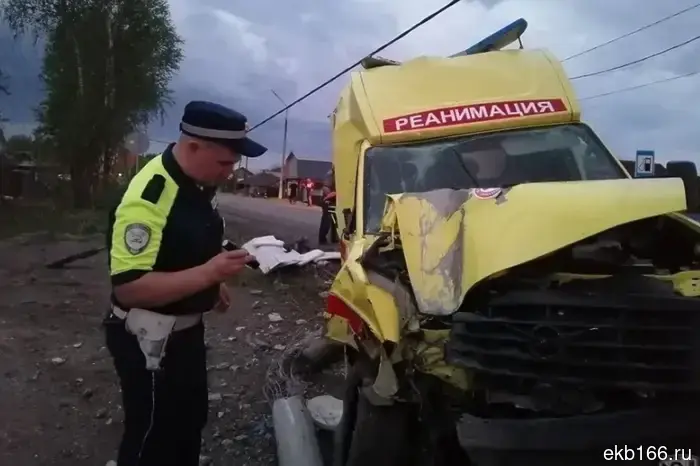 На Серовском тракте после ДТП скончалась пассажирка скорой помощи.
