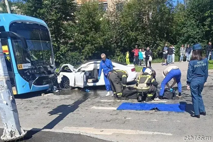 "Passenger killed": a car crashed into a trolleybus at high speed on Yelmaś.