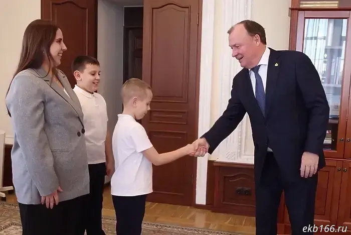 Alexey Orlov met with an 11-year-old boy from Yekaterinburg who asked Putin a question during the Direct Line.