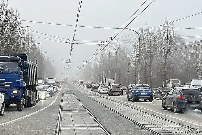 "The car died": a tram froze on Radishchev Street