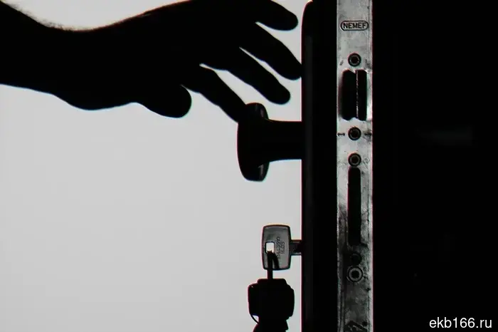 Жертва мошенников взыскала у жительницы Свердловской области деньги с процентами, которые она сама и перевела.