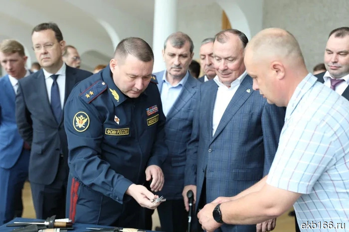 Градоначальник Екатеринбурга побывал на выставке-ярмарке товаров, произведённых в колониях ФСИН (ФОТО)