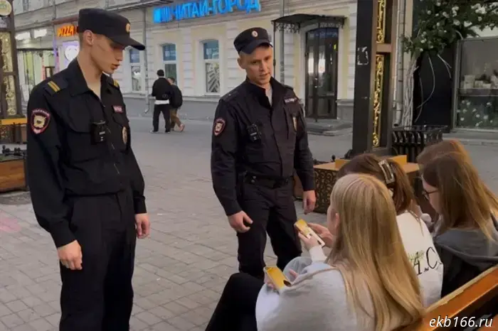 We have an order: police are removing all street musicians from Wiener.