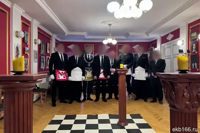 «Устроили посвящение профана». В Екатеринбурге прошло тайное заседание масонской ложи.