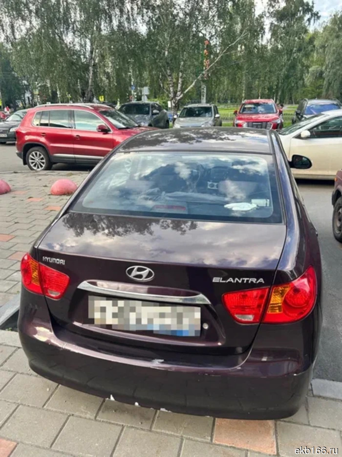 In Yekaterinburg, bailiffs seized a company car due to the organization's debts (PHOTO)