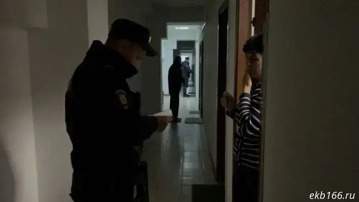 In Yekaterinburg, security forces carried out a raid targeting migrants.