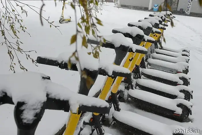 Kicksharing companies have blocked scooters in Yekaterinburg.